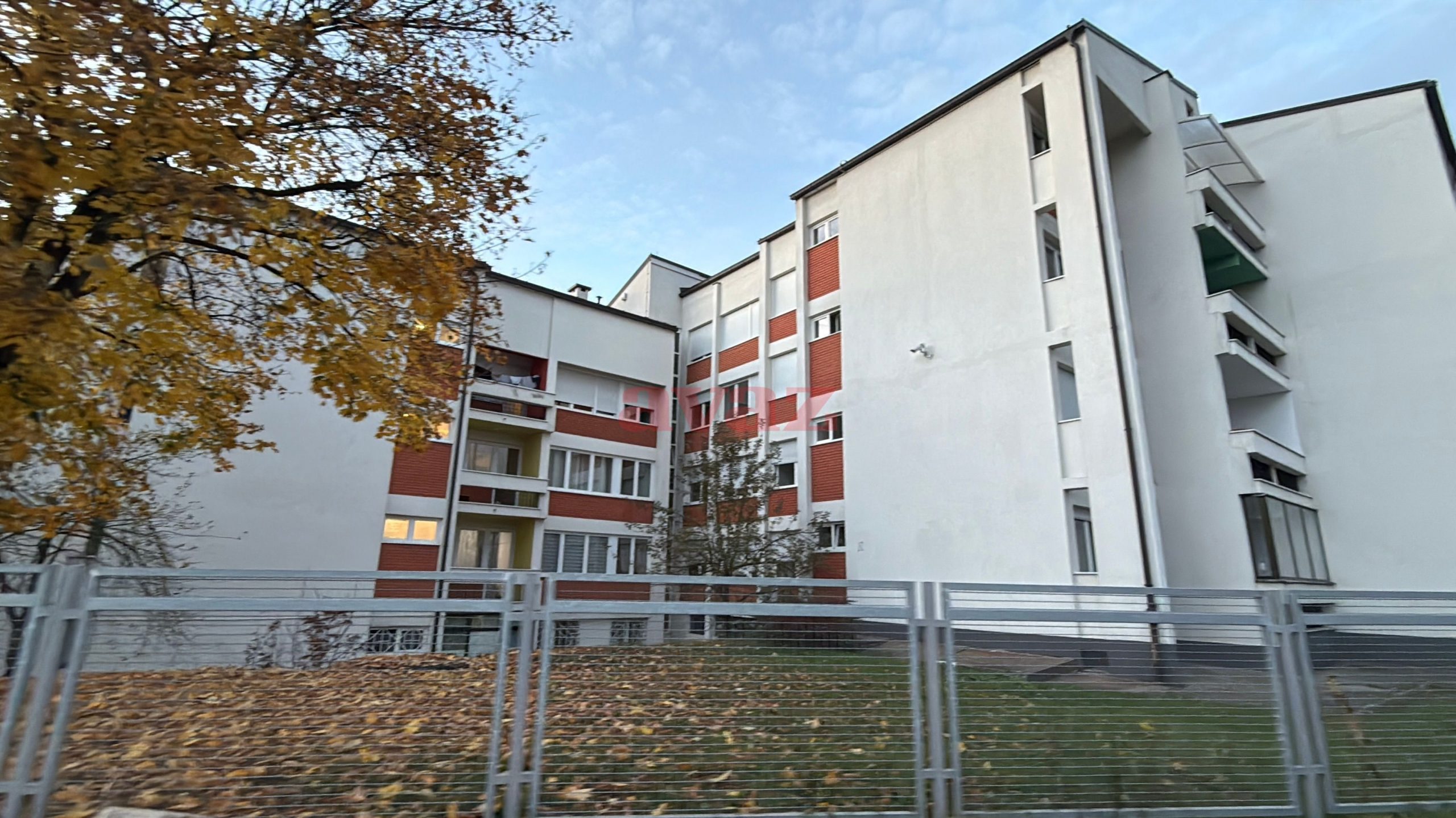 Slučaj prostitucije u Tuzli: Iz ovog Doma za nezbrinutu djecu su policajci odvodili maloljetnice - featured image Slučaj prostitucije u Tuzli: Iz ovog Doma za nezbrinutu djecu su policajci odvodili maloljetnice - featured image