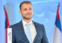 Stanivuković poručio Dodiku: Pretvorio se u brojača stolica i držača slika Stanivuković poručio Dodiku: Pretvorio se u brojača stolica i držača slika - featured image