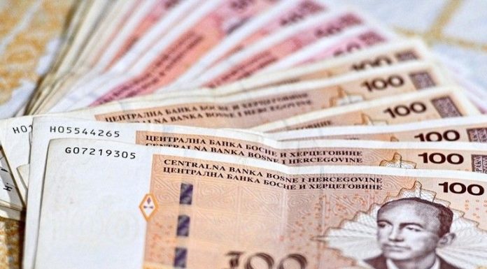 Pitate se zašto mladi masovno odlaze? Pogledajte kolike su plate u BiH i regionu! - featured image