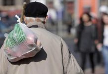 Plaće rastu, ali standard opada: Potrošačka korpa skuplja za 300 KM u godinu dana Plaće rastu, ali standard opada: Potrošačka korpa skuplja za 300 KM u godinu dana - featured image