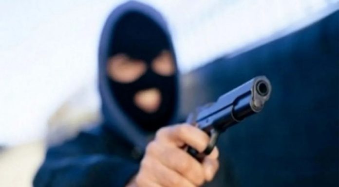 Uhapšen najsmotaniji lopov: Upao u apoteku da je opljačka, ali nešto mu je ispalo na pod Uhapšen najsmotaniji lopov: Upao u apoteku da je opljačka, ali nešto mu je ispalo na pod - featured image