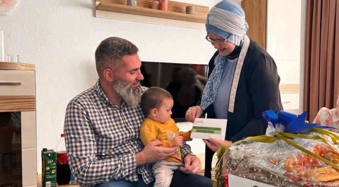 Sretna vijest u Semizovcu: Reisul-ulema darovao šesto dijete porodice Kulo Sretna vijest u Semizovcu: Reisul-ulema darovao šesto dijete porodice Kulo - featured image