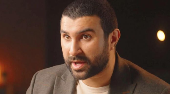 U Americi uhapšen britanski novinar Sami Hamdi: Kritika Izraela ga koštala slobode i vize U Americi uhapšen britanski novinar Sami Hamdi: Kritika Izraela ga koštala slobode i vize - featured image