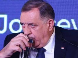 Stanivuković poručio Dodiku: Pretvorio se u brojača stolica i držača slika - content image