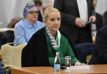 Sebija Izetbegović o prodaji blindiranog automobila: 'Alija nije volio BMW, više je volio Golfa' - featured image