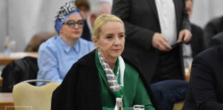 Sebija Izetbegović o prodaji blindiranog automobila: 'Alija nije volio BMW, više je volio Golfa' - featured image