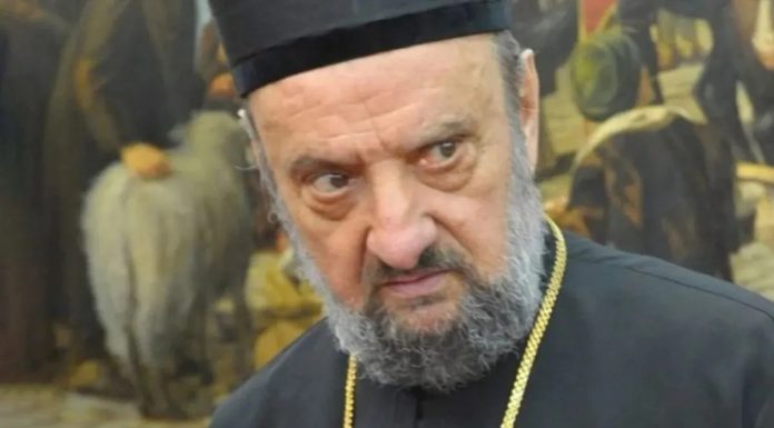 Stravična ispovijest djevojke iz Doboja: Silovao me je i vladika Kačavenda, nakon toga su me krstili Stravična ispovijest djevojke iz Doboja: Silovao me je i vladika Kačavenda, nakon toga su me krstili - featured image