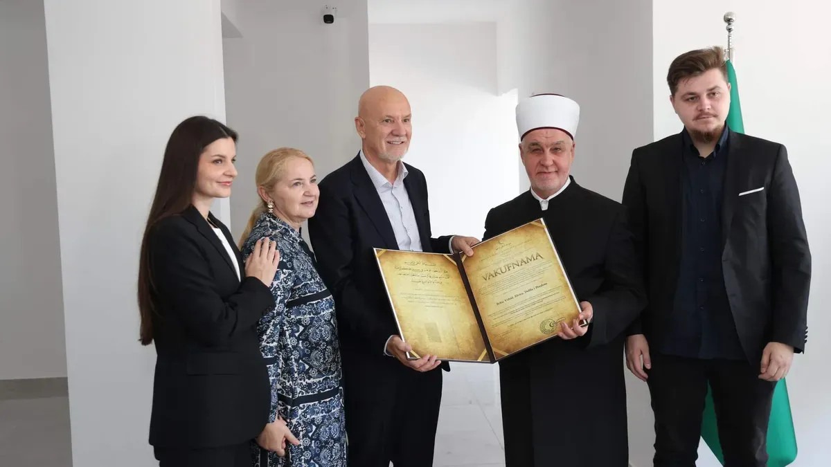 Hadžija Vahid s porodicom uvakufio objekt od 1,3 miliona KM: Ranije napravili džamiju i školu - featured image
