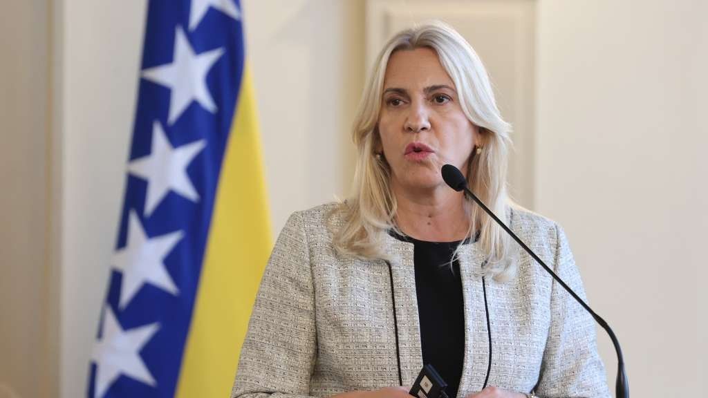 Ne laži konobarice! Cvijanović se obrukala nakon što je napala Izetbegovića - featured image