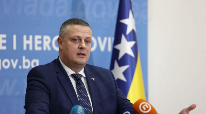 POSKOK oduzeo telefon Vojinu Mijatoviću POSKOK oduzeo telefon Vojinu Mijatoviću - featured image