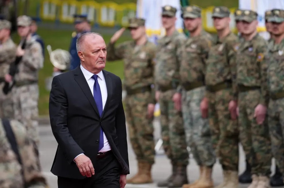 Helez poziva Schmidta da interveniše zbog blokade u Domu naroda PSBiH - featured image Helez poziva Schmidta da interveniše zbog blokade u Domu naroda PSBiH - featured image