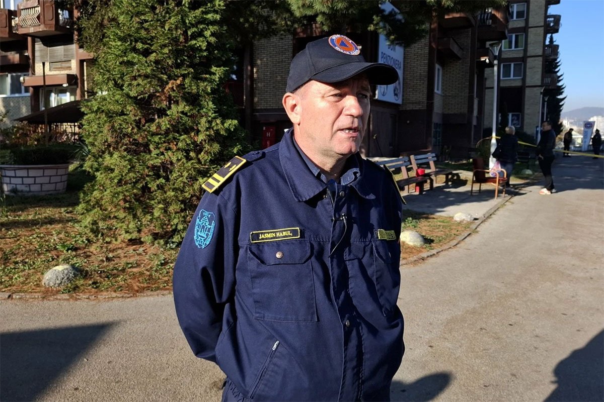 Vatrogasac o požaru u Tuzli: Ovo nisam doživio u 30 godina rada - featured image Vatrogasac o požaru u Tuzli: Ovo nisam doživio u 30 godina rada - featured image