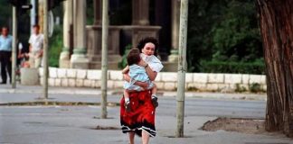 'Sarajevo safari': Na snimku Vučić drži snajpersku pušku, kakva je uloga Srbije... - featured image