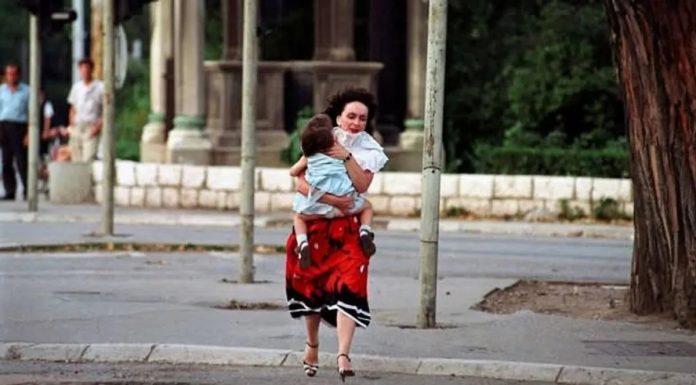 'Sarajevo safari': Na snimku Vučić drži snajpersku pušku, kakva je uloga Srbije... - featured image