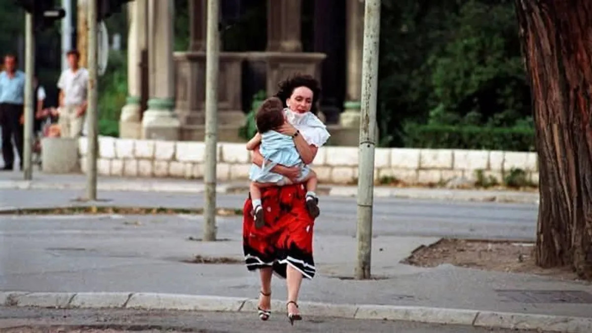 'Sarajevo safari': Na snimku Vučić drži snajpersku pušku, kakva je uloga Srbije... - featured image