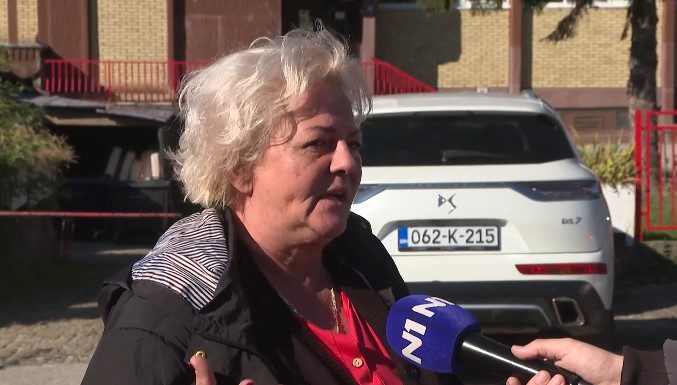 “Bilo je ogromno olakšanje kad sam je vidjela” Ispovijest Alme čija je MAJKA PREŽIVJELA POŽAR u Domu penzionera u Tuzli “Bilo je ogromno olakšanje kad sam je vidjela” Ispovijest Alme čija je MAJKA PREŽIVJELA POŽAR u Domu penzionera u Tuzli - featured image