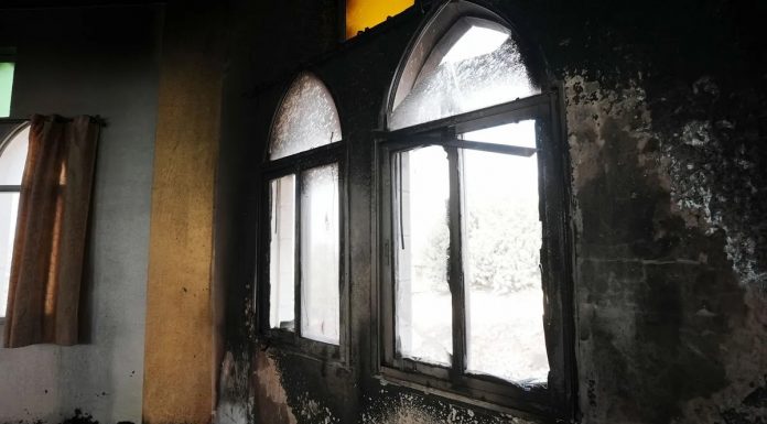 Izraelski doseljenici zapalili džamiju! Potresno svjedočanstvo Palestinaca Izraelski doseljenici zapalili džamiju! Potresno svjedočanstvo Palestinaca - featured image