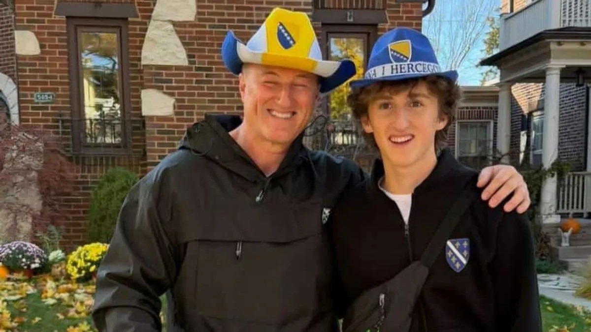 Bosanci iz cijelog svijeta dolaze u Beč: Mirsad iz Čikaga za rođendan doveo sina da bodri Zmajeve - featured image Bosanci iz cijelog svijeta dolaze u Beč: Mirsad iz Čikaga za rođendan doveo sina da bodri Zmajeve - featured image