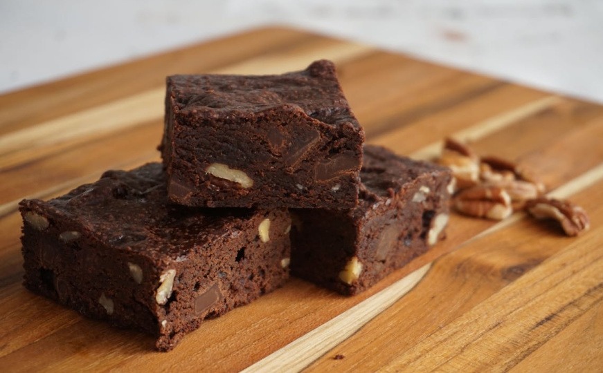 Jednostavno, brzo i jeftino: Recept za čokoladne kocke koje se tope u ustima - featured image