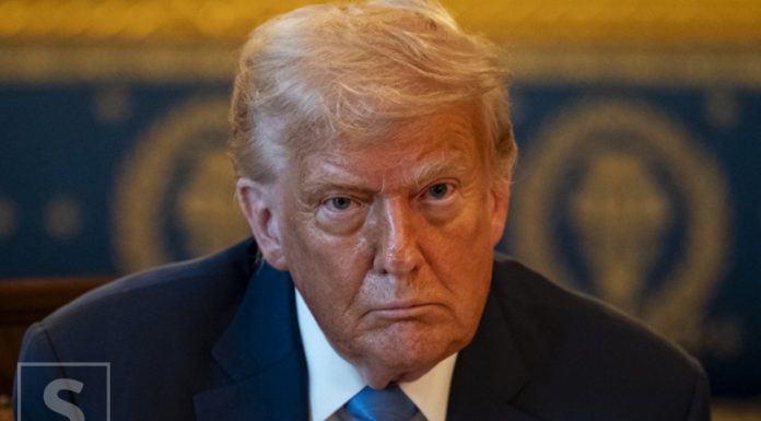 BBC se izvinio Trumpu zbog montaže govora, ali odbili da mu isplate odštetu od milijardu dolara - featured image