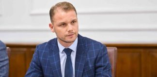 Stanivuković “DODIK TVITUJE – DIREKTORI LETE! Ovo je DRŽAVNI UDAR u režiji jednog čovjeka!! - featured image