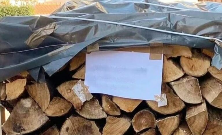 Samo u BiH: Noću mu krali drva, on se naljutio, pa lopovima ostavio poruku - featured image