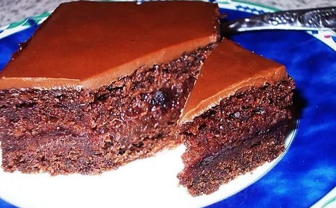 Slastica koja će vas vratiti u djetinjstvo: Napravite kolač 'medeno srce' s pekmezom - featured image