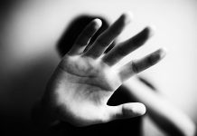 Stravičan slučaj: Očuh zlostavljao maloljetnicu, ostala trudna, a majka sve znala - featured image