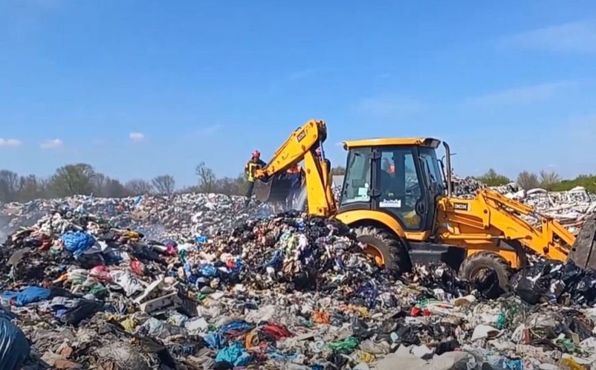 Nevjerovatan slučaj u Njemačkoj: Muškarac na deponiji pronašao slike vrijedne 90.000 eura - featured image