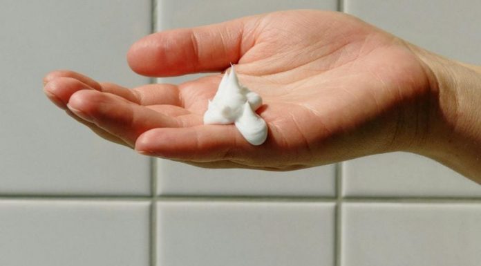 Trik sa pjenom za brijanje olakšat će vam čišćenje toaleta: Pogledajte šta trebate uraditi - featured image