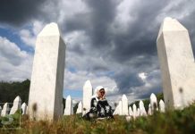 Fašistički komentari srbijanskog lista: “Laž o genocidu u Srebrenici klešu u kamen” Fašistički komentari srbijanskog lista: "Laž o genocidu u Srebrenici klešu u kamen" - featured image