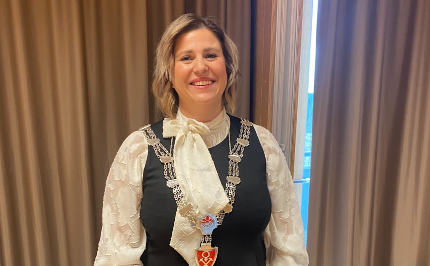 Od izbjeglice do političke funkcije: Bosanka Sadmira Buljubašić postala načelnica norveškog Rørosa - featured image