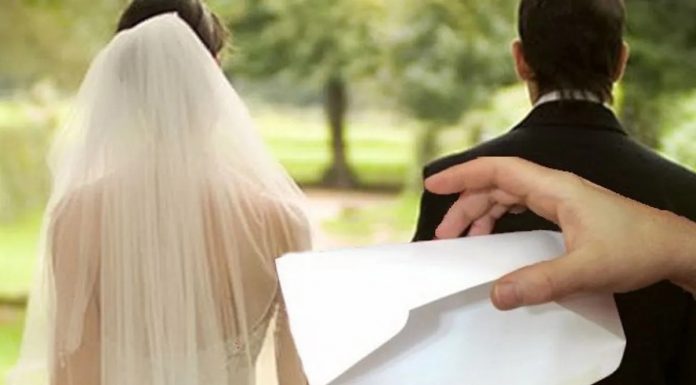 Koverte na svadbama su prošlost? Pogledajte kako su na ovoj svadbi darovali mladence - featured image