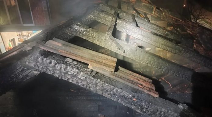 Požar u BiH: Gorjela porodična kuća Požar u BiH: Gorjela porodična kuća - featured image