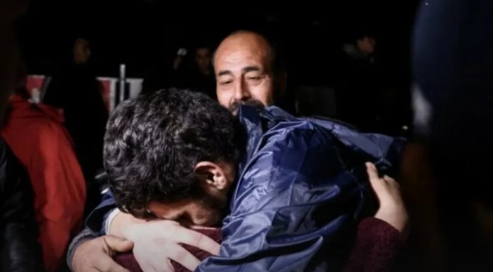 Užas u Izraelu: Palestinci mjesecima zatočeni u podzemnom zatvoru bez svjetla i hrane Užas u Izraelu: Palestinci mjesecima zatočeni u podzemnom zatvoru bez svjetla i hrane - featured image