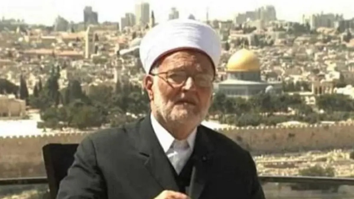 Izrael počeo suđenje imamu džamije Al-Aqsa: Zabranjuju da se u hutbama spominje i ime Gaza - featured image Izrael počeo suđenje imamu džamije Al-Aqsa: Zabranjuju da se u hutbama spominje i ime Gaza - featured image