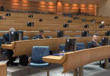 Na leđima građana, bez odgovornosti primaju plate u iznosu višem od 5.000 KM Na leđima građana, bez odgovornosti primaju plate u iznosu višem od 5.000 KM - featured image