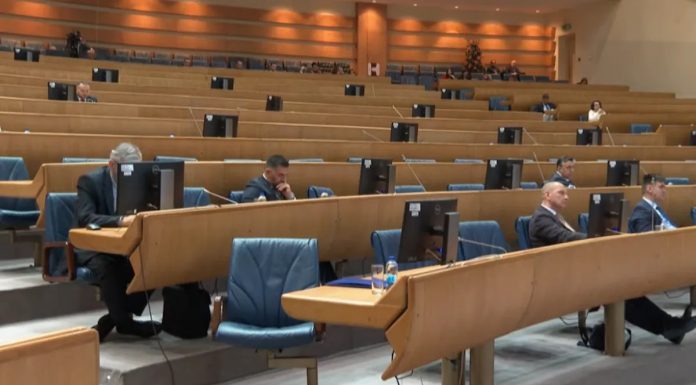 Na leđima građana, bez odgovornosti primaju plate u iznosu višem od 5.000 KM - featured image