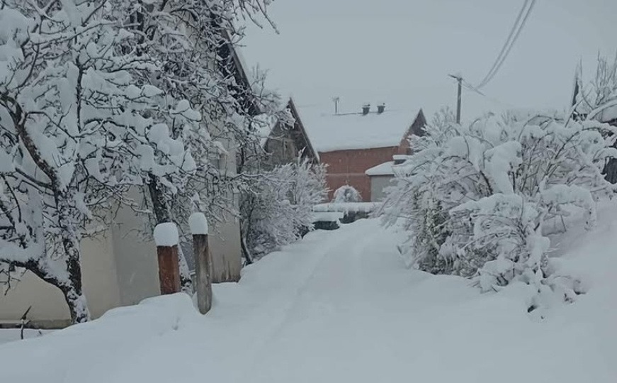 Općina u BiH u mraku: Sela odsječena od svijeta, nema struje ni telekomunikacija - featured image