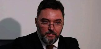 Sramotan potez: Staša Košarac poslao Christianu Schmidtu šljem nacističke vojske - featured image