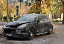 Pogledajte kako izgleda zapaljeni Porsche tuzlanskog policajca - featured image