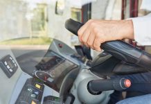 Užas u Gradačcu: Vozač autobusa flertovao sa djevojčicama pa pretukao maloljetnicu? Užas u Gradačcu: Vozač autobusa flertovao sa djevojčicama pa pretukao maloljetnicu? - featured image