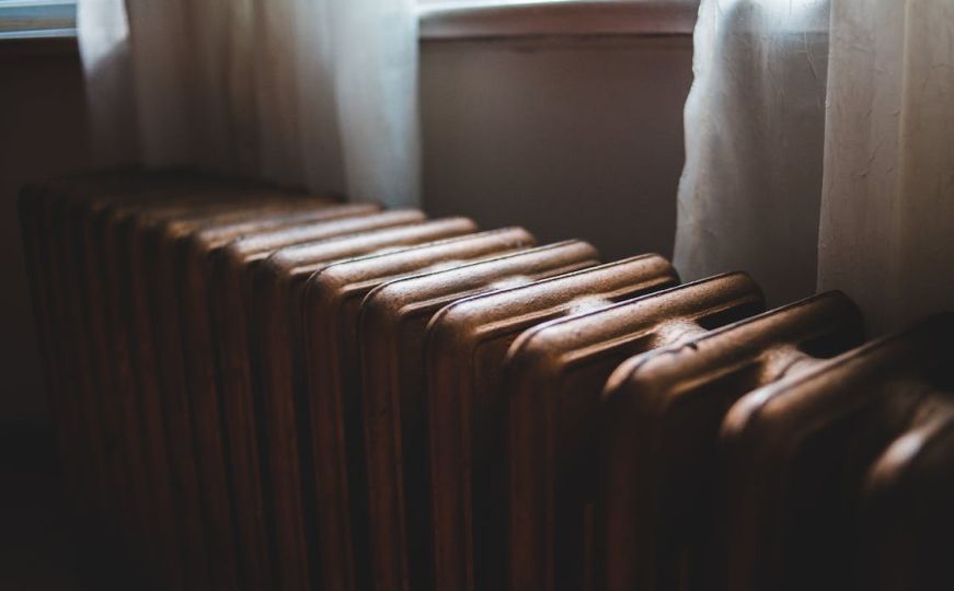 Uštedite teško zarađeni novac: Računi za grijanje će biti manji ako uradite ovo sa radijatorima - featured image Uštedite teško zarađeni novac: Računi za grijanje će biti manji ako uradite ovo sa radijatorima - featured image