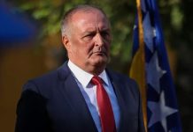 Vučić i ‘Sarajevo Safari’ | Helez oštro poručio: “Nema pomirenja dok je monstrum na čelu Srbije” Vučić i 'Sarajevo Safari' | Helez oštro poručio: "Nema pomirenja dok je monstrum na čelu Srbije" - featured image