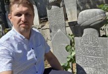 Zmaj od Bosne pod turskim nebom: Sve više Bosanaca i Hercegovaca dolazi na njegov mezar Zmaj od Bosne pod turskim nebom: Sve više Bosanaca i Hercegovaca dolazi na njegov mezar - featured image