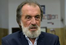 SARAJEVO SAFARI” Roman VUKA DRAŠKOVIĆA: Kako je srpski snajperista u Sarajevu ubio svog sina i ženu. SARAJEVO SAFARI” Roman VUKA DRAŠKOVIĆA: Kako je srpski snajperista u Sarajevu ubio svog sina i ženu. - featured image