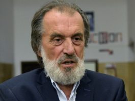 SARAJEVO SAFARI” Roman VUKA DRAŠKOVIĆA: Kako je srpski snajperista u Sarajevu ubio svog sina i ženu. - featured image