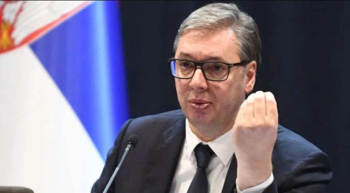 Ne miri se s istinom: Aleksandar Vučić ponovo o rezoluciji UN-a o Srebrenici, tvrdi da je Srbija pobijedila Ne miri se s istinom: Aleksandar Vučić ponovo o rezoluciji UN-a o Srebrenici, tvrdi da je Srbija pobijedila - featured image