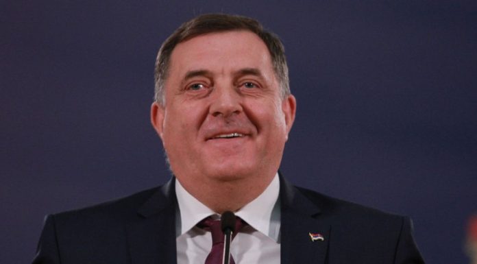 Tužilaštvo BiH neće pokrenuti istragu protiv Dodika zbog psovanja genocida iako je to kažnjivo Tužilaštvo BiH neće pokrenuti istragu protiv Dodika zbog psovanja genocida iako je to kažnjivo - featured image