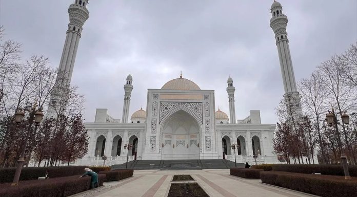 Džamija „Ponos muslimana“ u Rusiji privlači posjetioce svojom arhitekturom Džamija „Ponos muslimana“ u Rusiji privlači posjetioce svojom arhitekturom - featured image